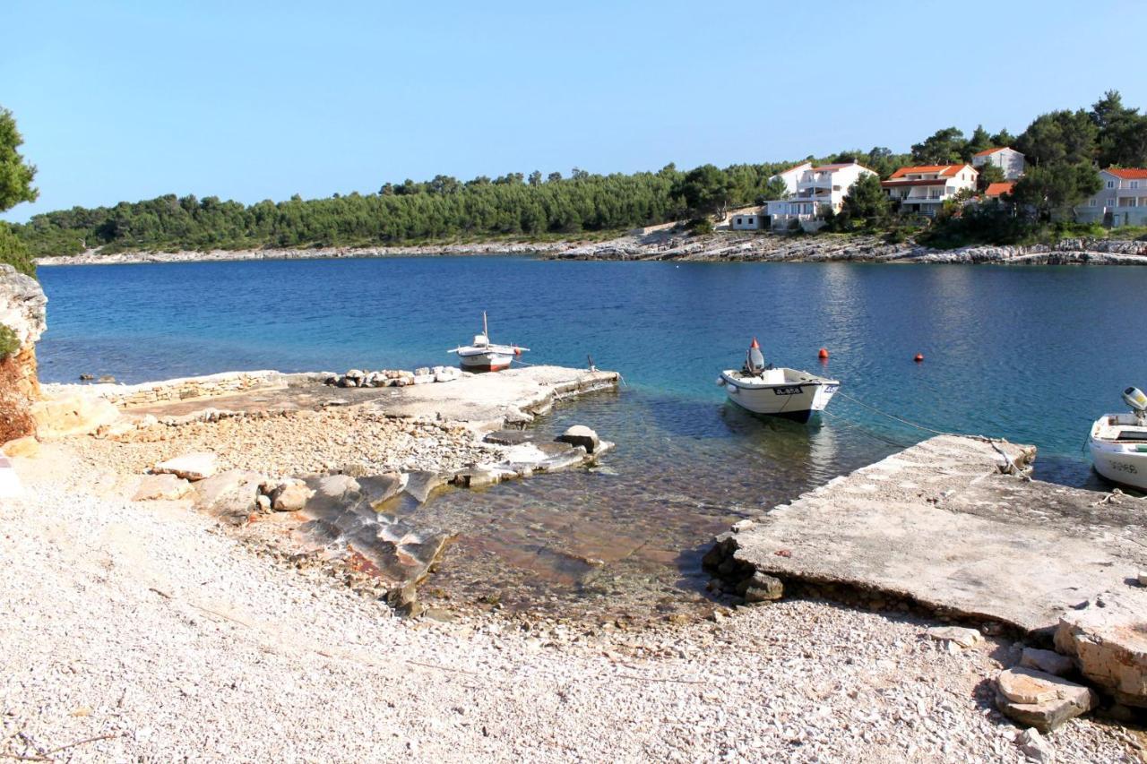 Apartment Apartments By The Sea Basina, Hvar - 8749 Vrbanj