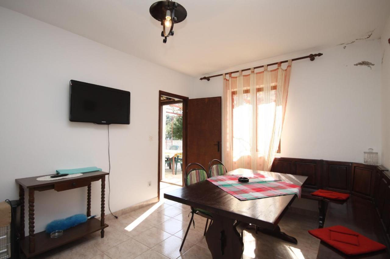 Apartment Apartments By The Sea Basina, Hvar - 8749 *